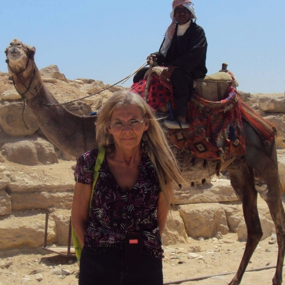 BUNDLE & SAVE OVER 2000 ITEMS THIS CLOSET☺️ - Picture 7 of 7